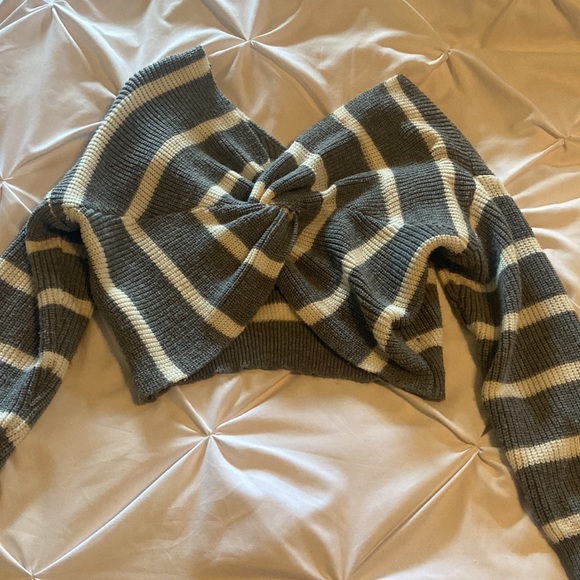 Shein Sweater - Picture 2 of 2